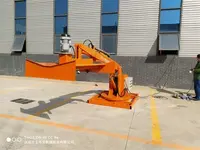 高速(su)公路綠(lǜ)籬修剪(jian)機